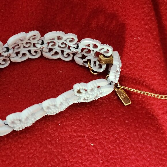 Vintage 1960's Monet White Enamel on Silverplate Filigree Floral Design Bracelet - Picture 5 of 16